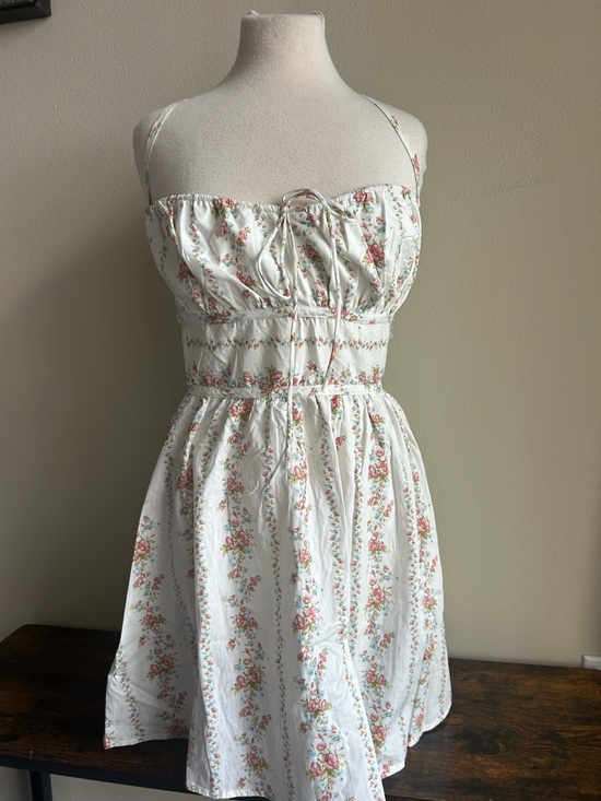 Forever 21 Dresses & Skirts - Forever 21 White Floral Backless Sundress with Pink Roses